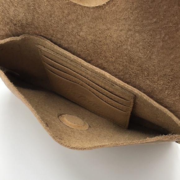 DELILA TAN LEATHER CLUTCH PURSE - Picture 8 of 8